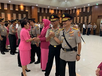 kapolda hadiri sertijab kapolda hadiri sertijab